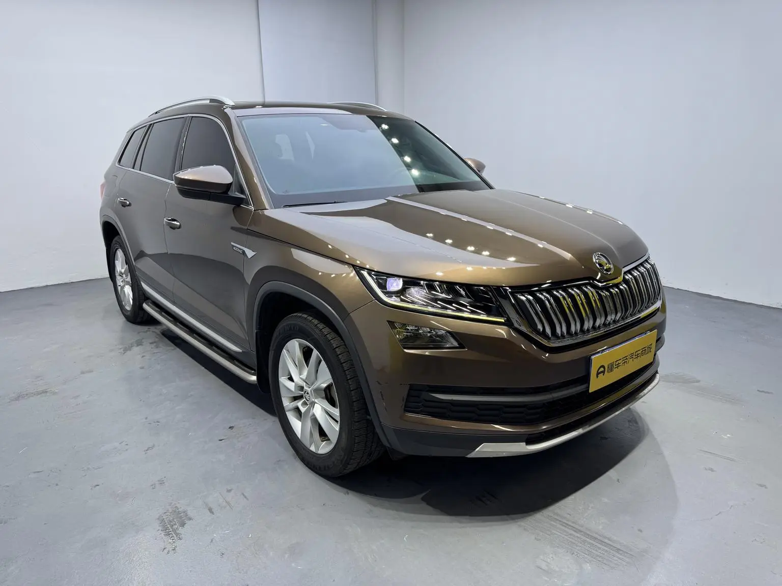 Skoda 2018 Facelift TSI330 5 seat 2WD Luxury Premium Enjoy