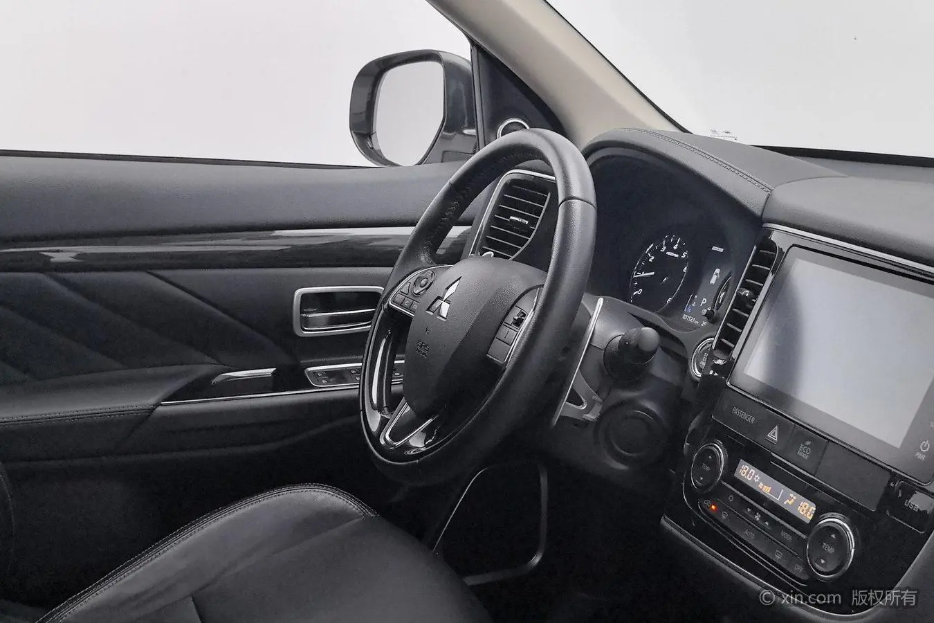 Mitsubishi Outlander 2019 2.4L 4WD Yaris L 7 seat China VI