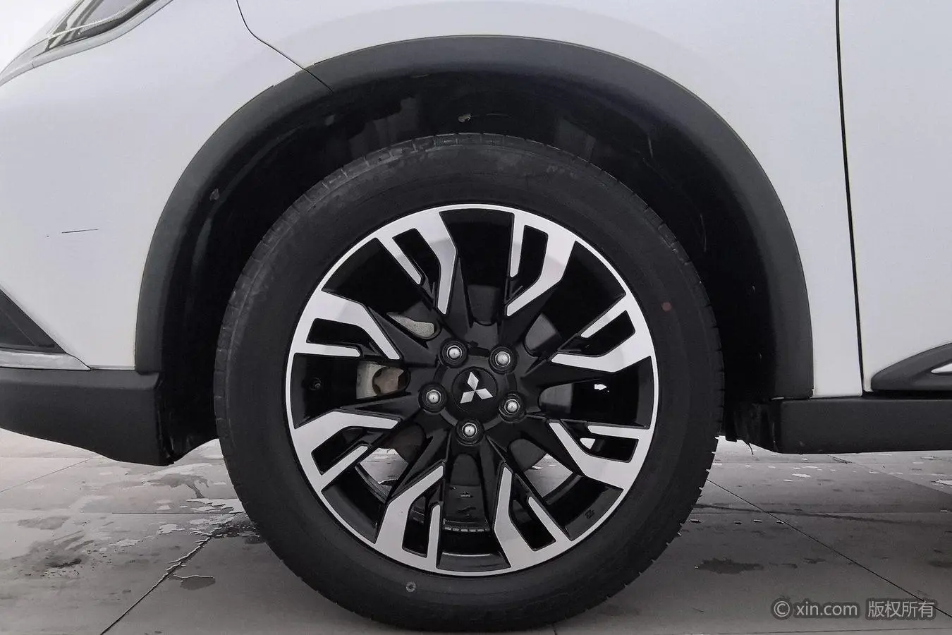 Mitsubishi Outlander 2019 2.4L 4WD Yaris L 7 seat China VI