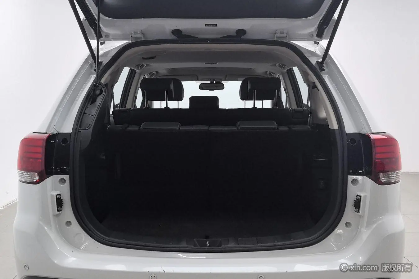Mitsubishi Outlander 2019 2.4L 4WD Yaris L 7 seat China VI