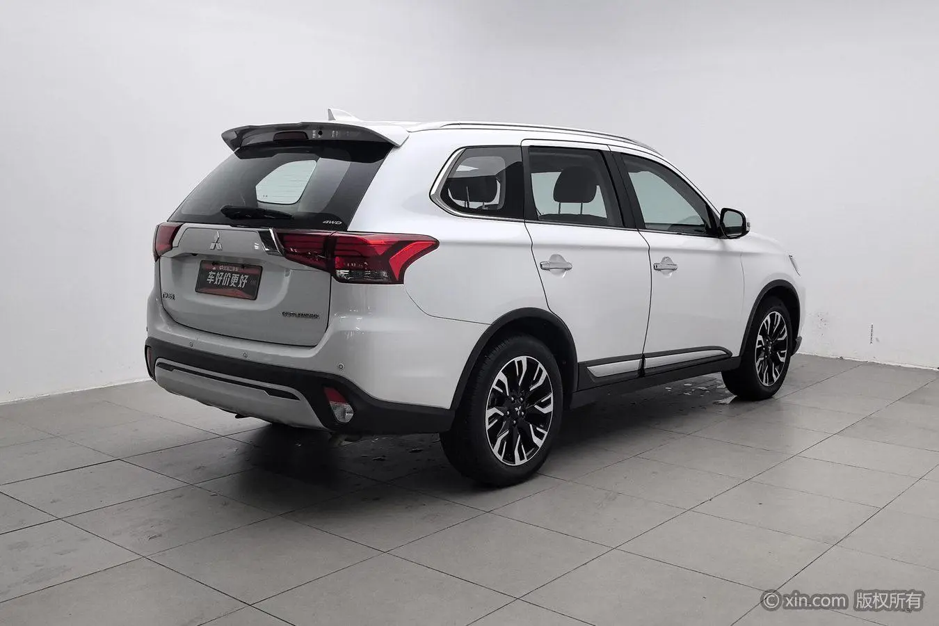 Mitsubishi Outlander 2019 2.4L 4WD Yaris L 7 seat China VI