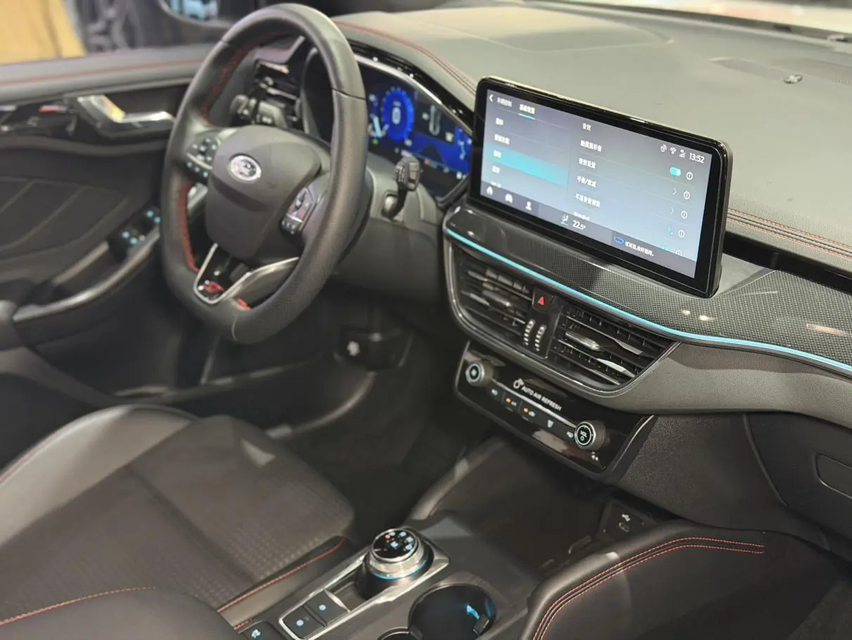 Ford Focus 2021 Hatchback EcoBoost 180 Auto ST Line