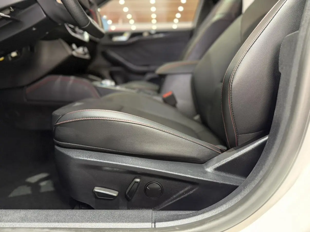 Ford Focus 2021 Hatchback EcoBoost 180 Auto ST Line