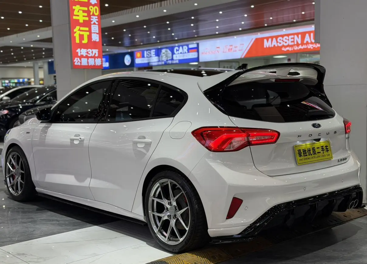 Ford Focus 2021 Hatchback EcoBoost 180 Auto ST Line