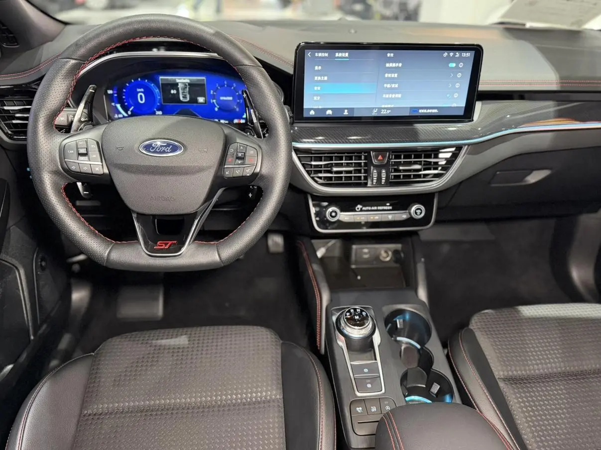 Ford Focus 2021 Hatchback EcoBoost 180 Auto ST Line