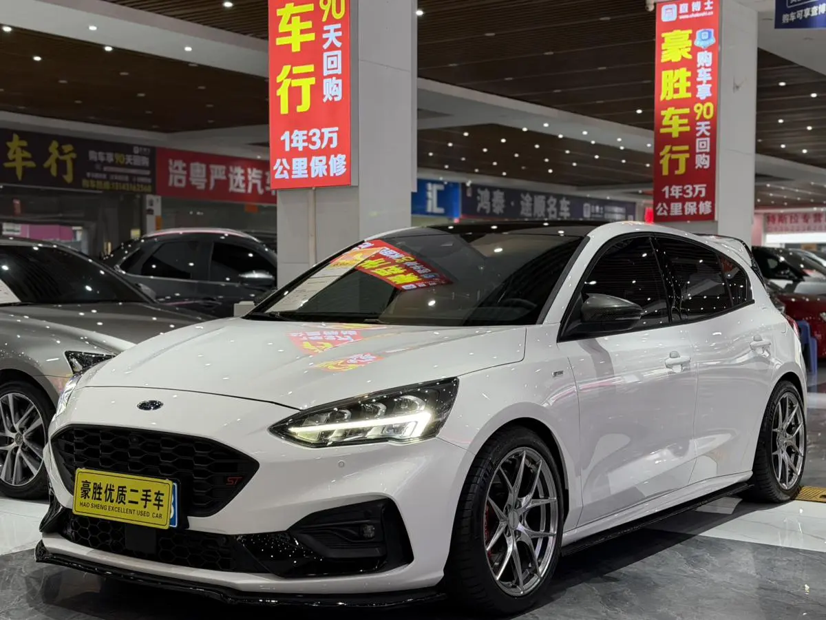 Ford Focus 2021 Hatchback EcoBoost 180 Auto ST Line