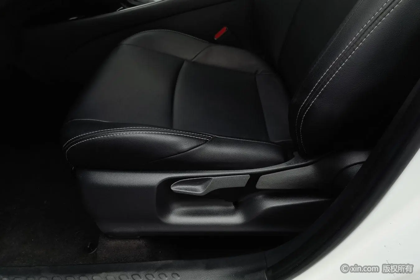 Toyota C-HR 2018 2.0L Sunroof China V