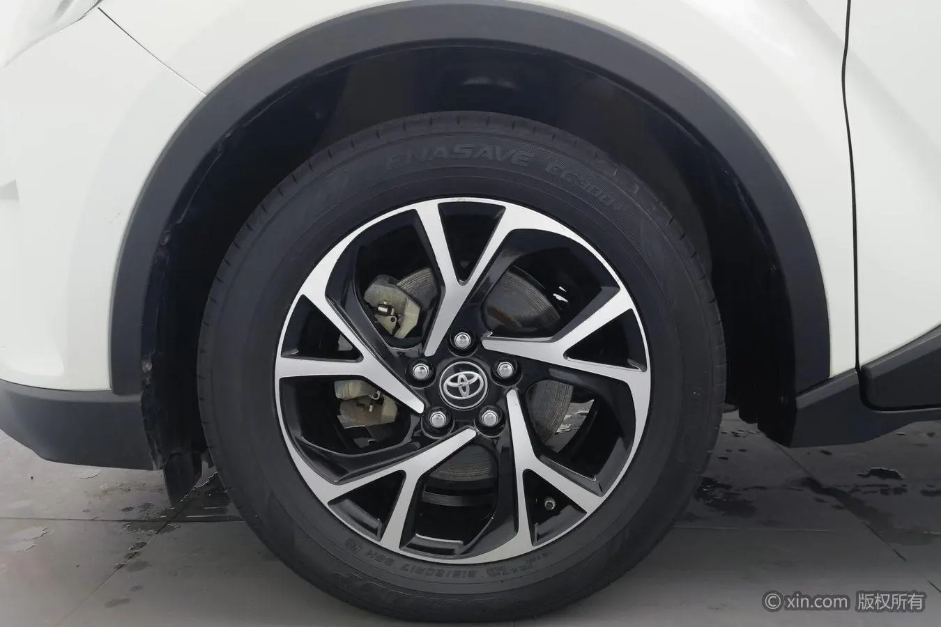 Toyota C-HR 2018 2.0L Sunroof China V