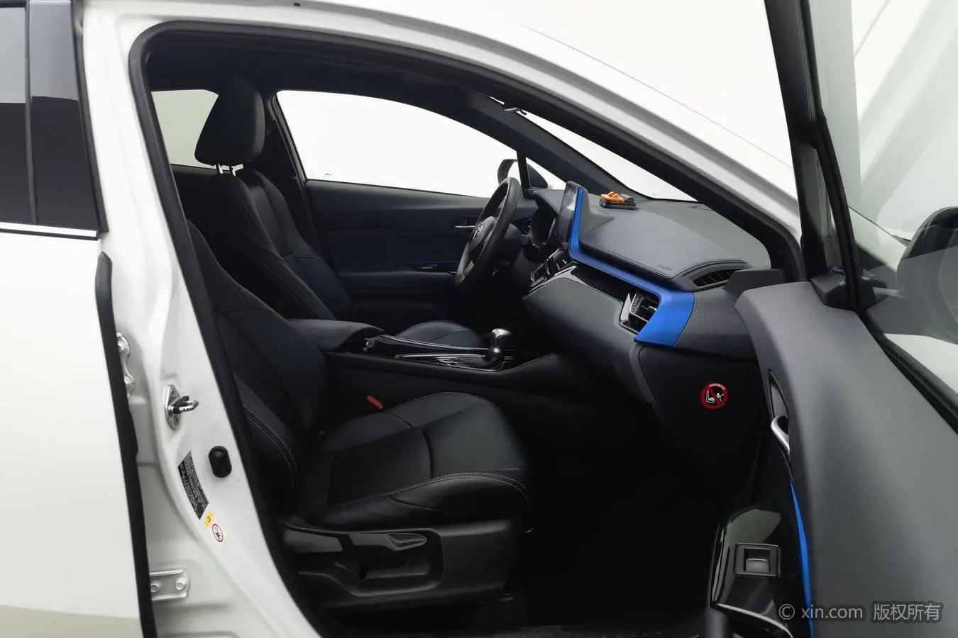 Toyota C-HR 2018 2.0L Sunroof China V