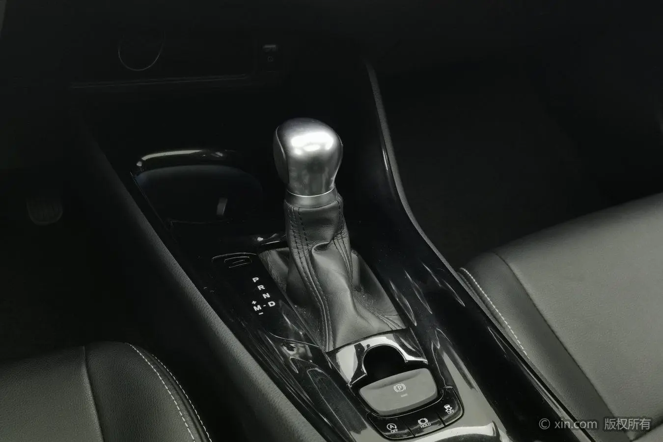 Toyota C-HR 2018 2.0L Sunroof China V