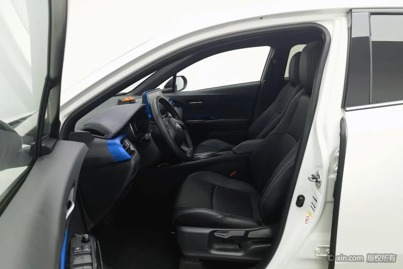 Toyota C-HR 2018 2.0L Sunroof China V
