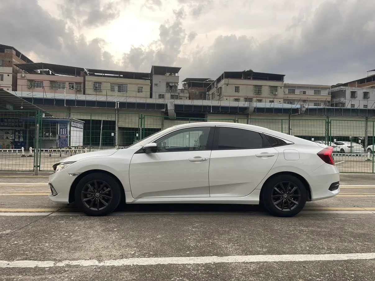 Honda Civic 2019 220TURBO CVT Dynamic Dynamic China VI