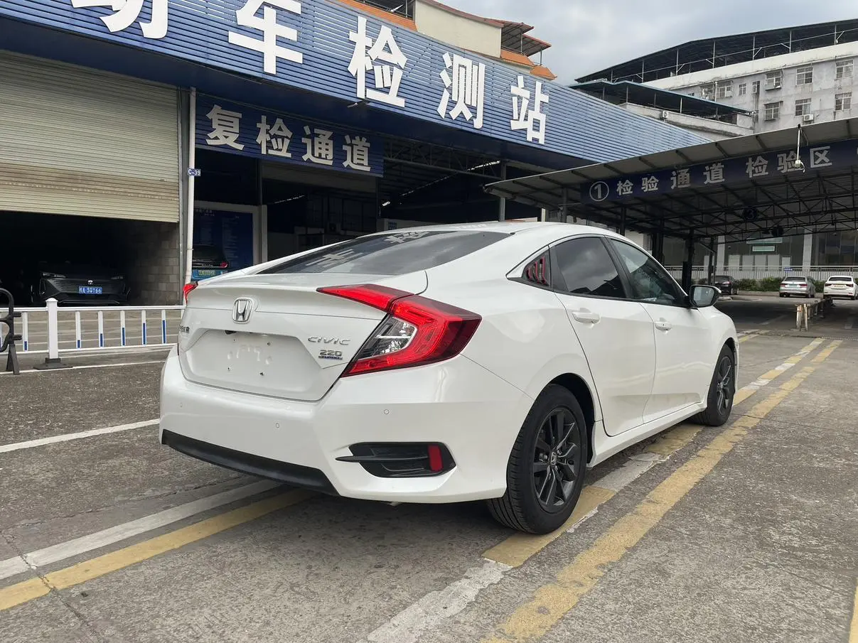 Honda Civic 2019 220TURBO CVT Dynamic Dynamic China VI