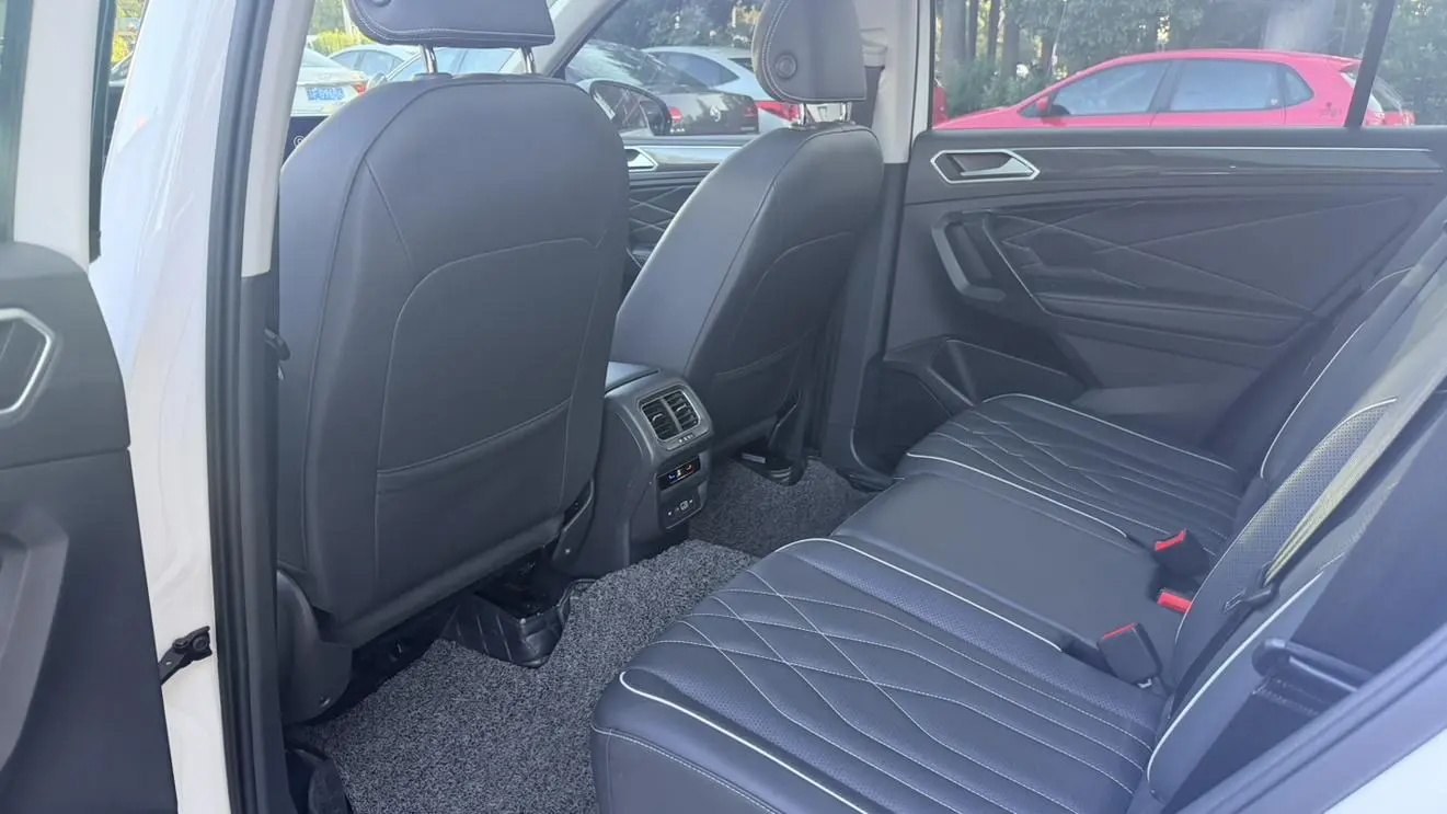 Volkswagen Tiguan L 2022 330TSI Auto 2WD R-Line Premium Enjoy