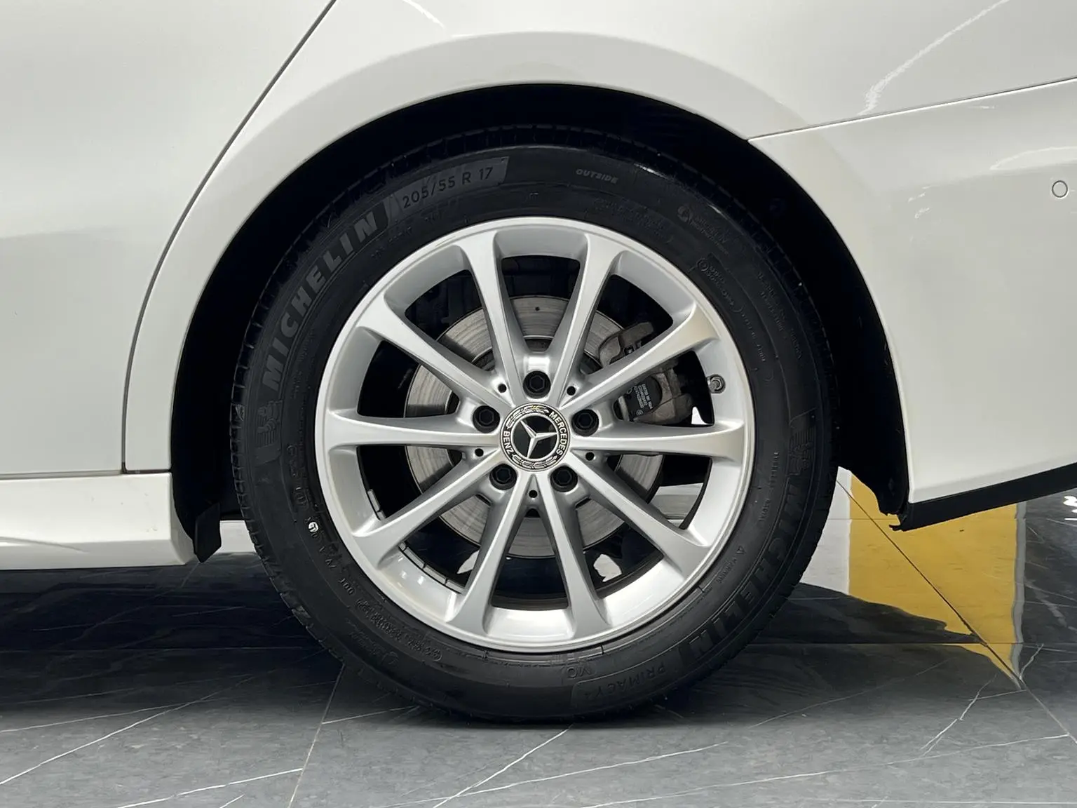 Mercedes-Benz A Class 2021 A 200 L Sport Sedan Dynamic