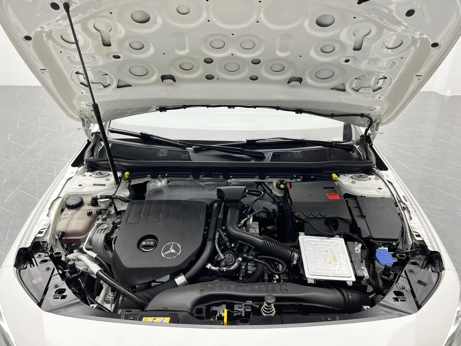 Mercedes-Benz A Class 2021 A 200 L Sport Sedan Dynamic