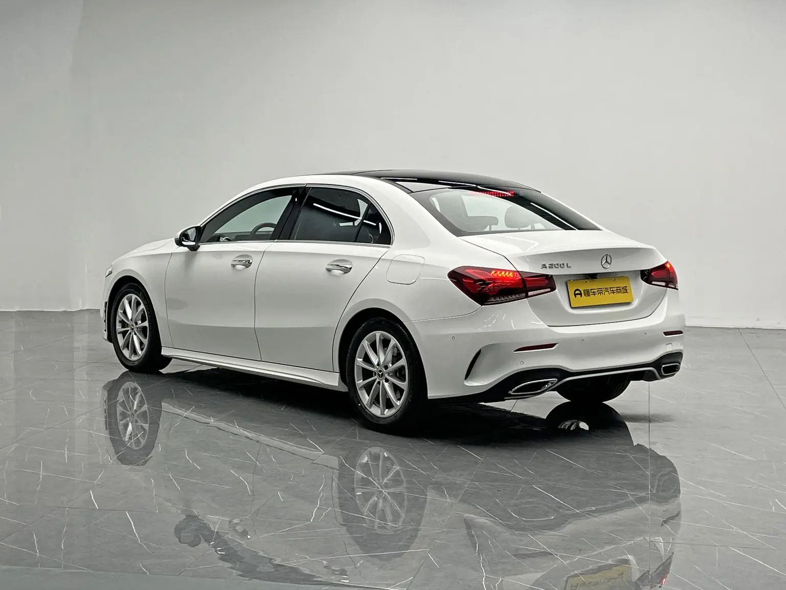 Mercedes-Benz A Class 2021 A 200 L Sport Sedan Dynamic