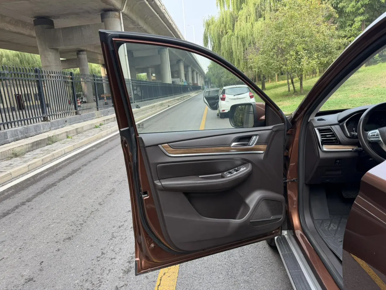 Roewe RX8 2018 30T Smart Connected 2WD Flagship
