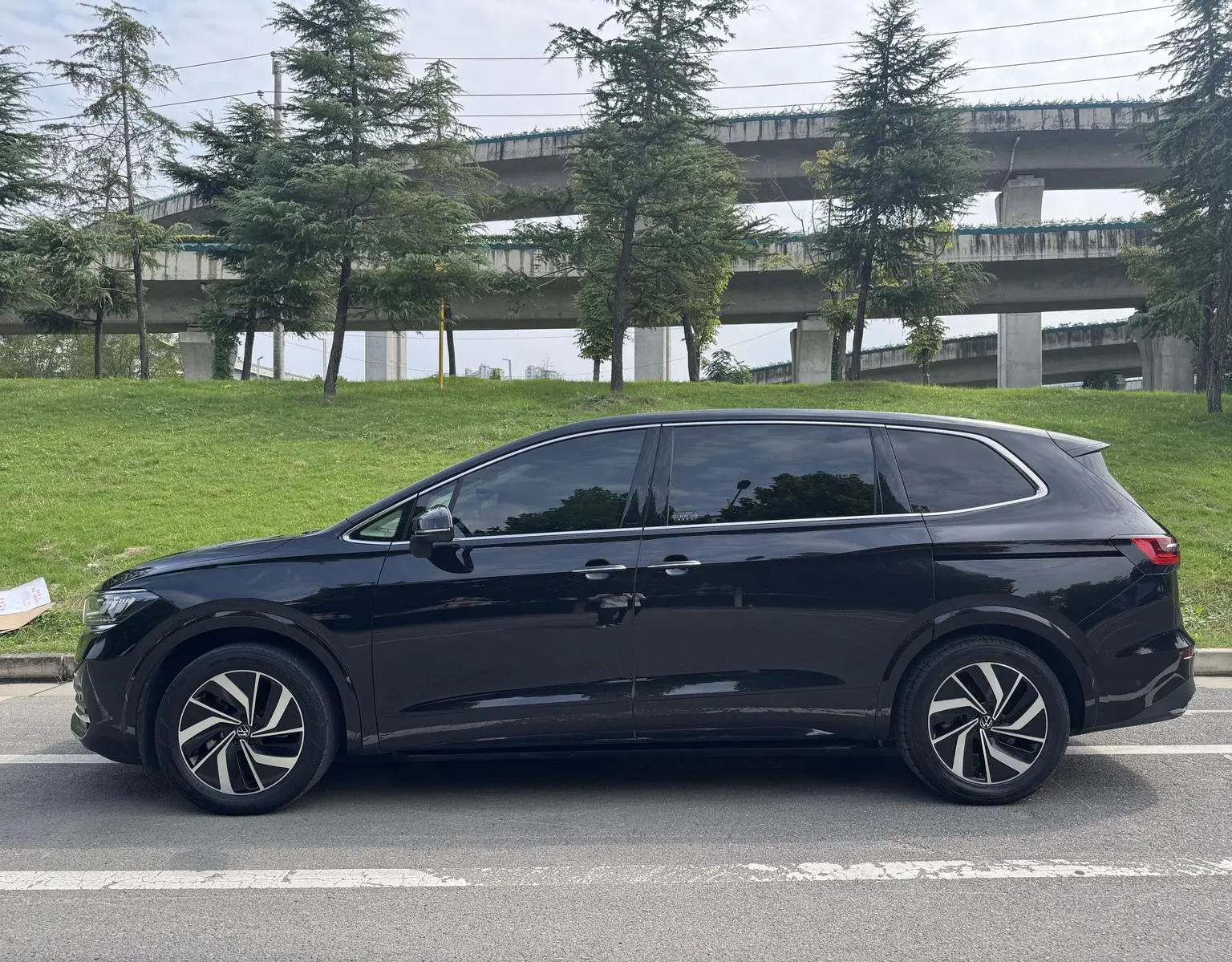 Volkswagen Viloran 2022 380TSI Premium