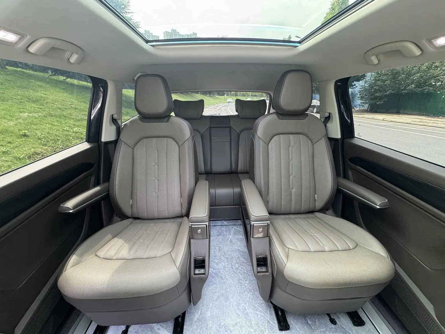 Volkswagen Viloran 2022 380TSI Premium