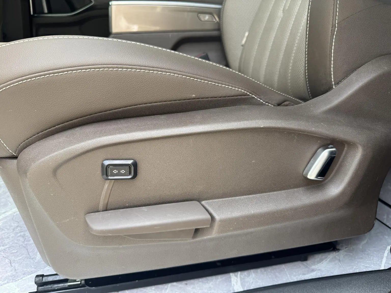 Volkswagen Viloran 2022 380TSI Premium
