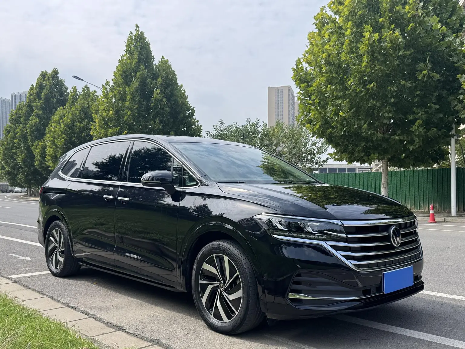 Volkswagen Viloran 2022 380TSI Premium