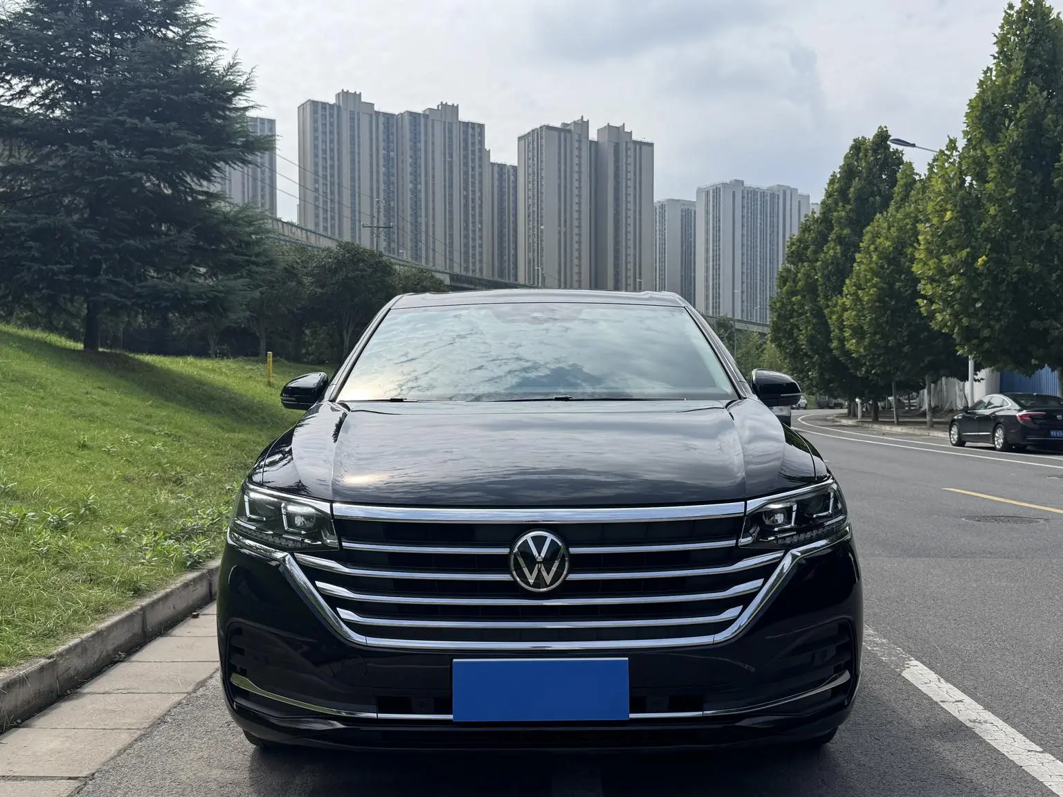 Volkswagen Viloran 2022 380TSI Premium