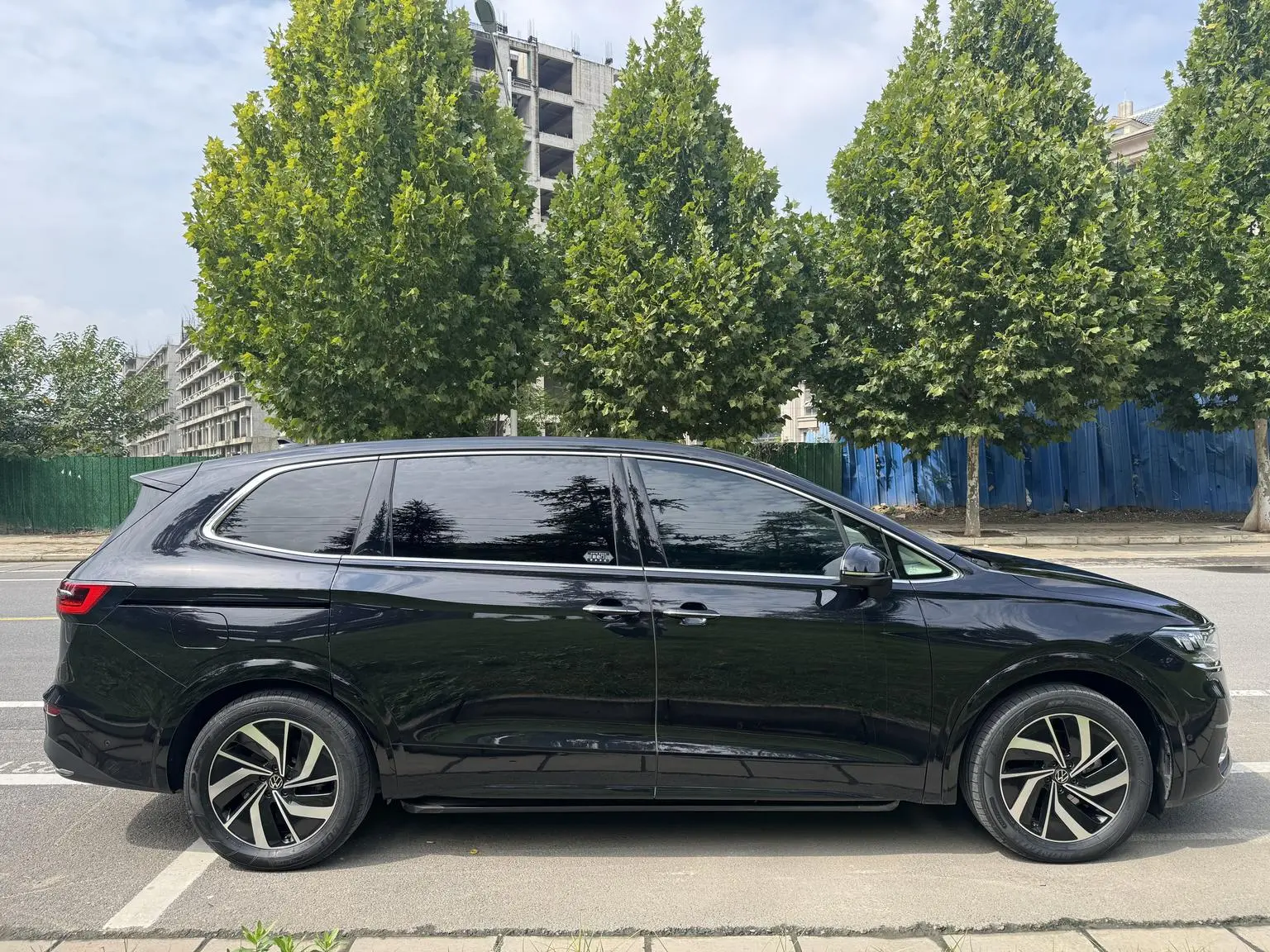 Volkswagen Viloran 2022 380TSI Premium
