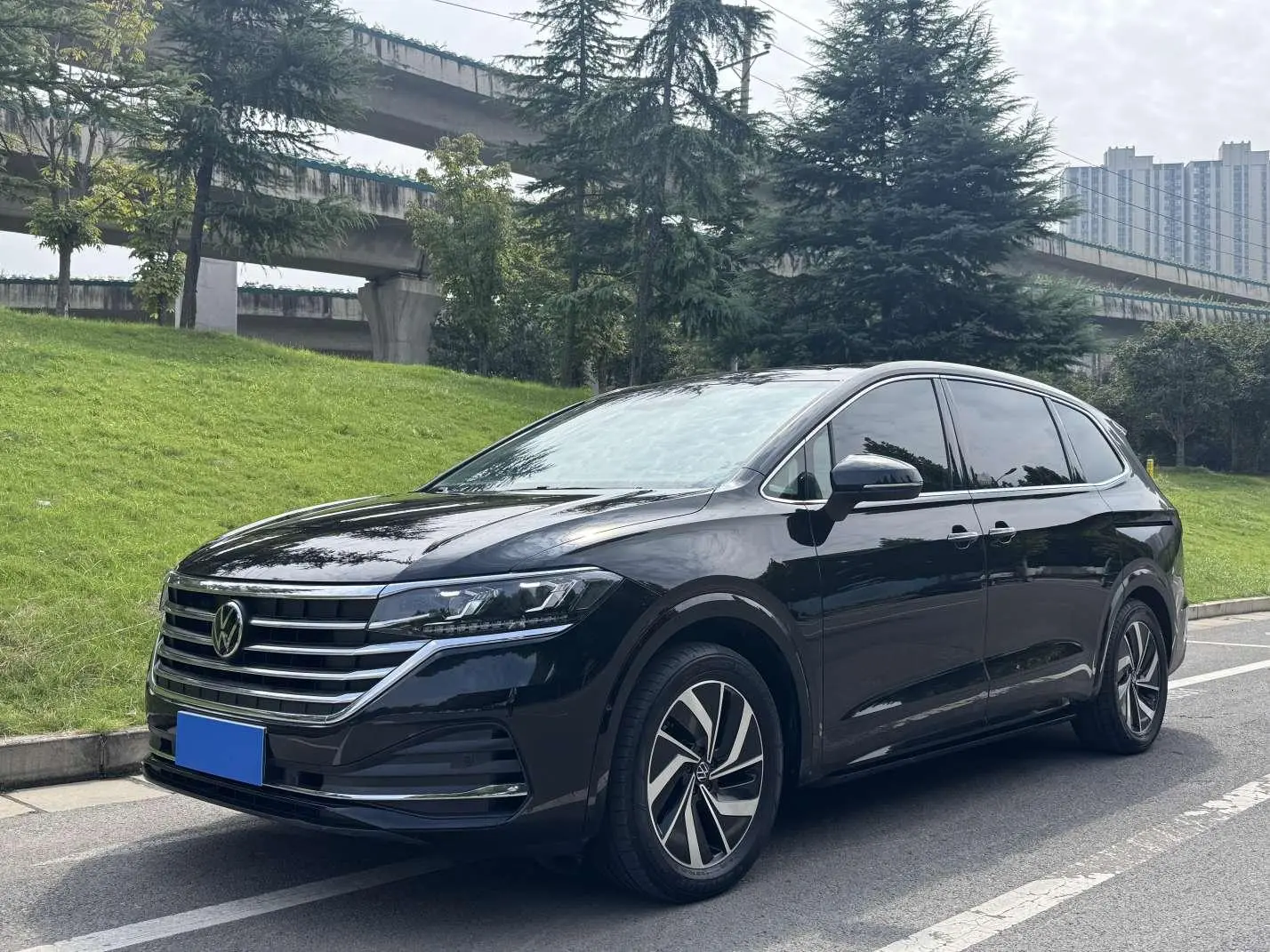 Volkswagen Viloran 2022 380TSI Premium