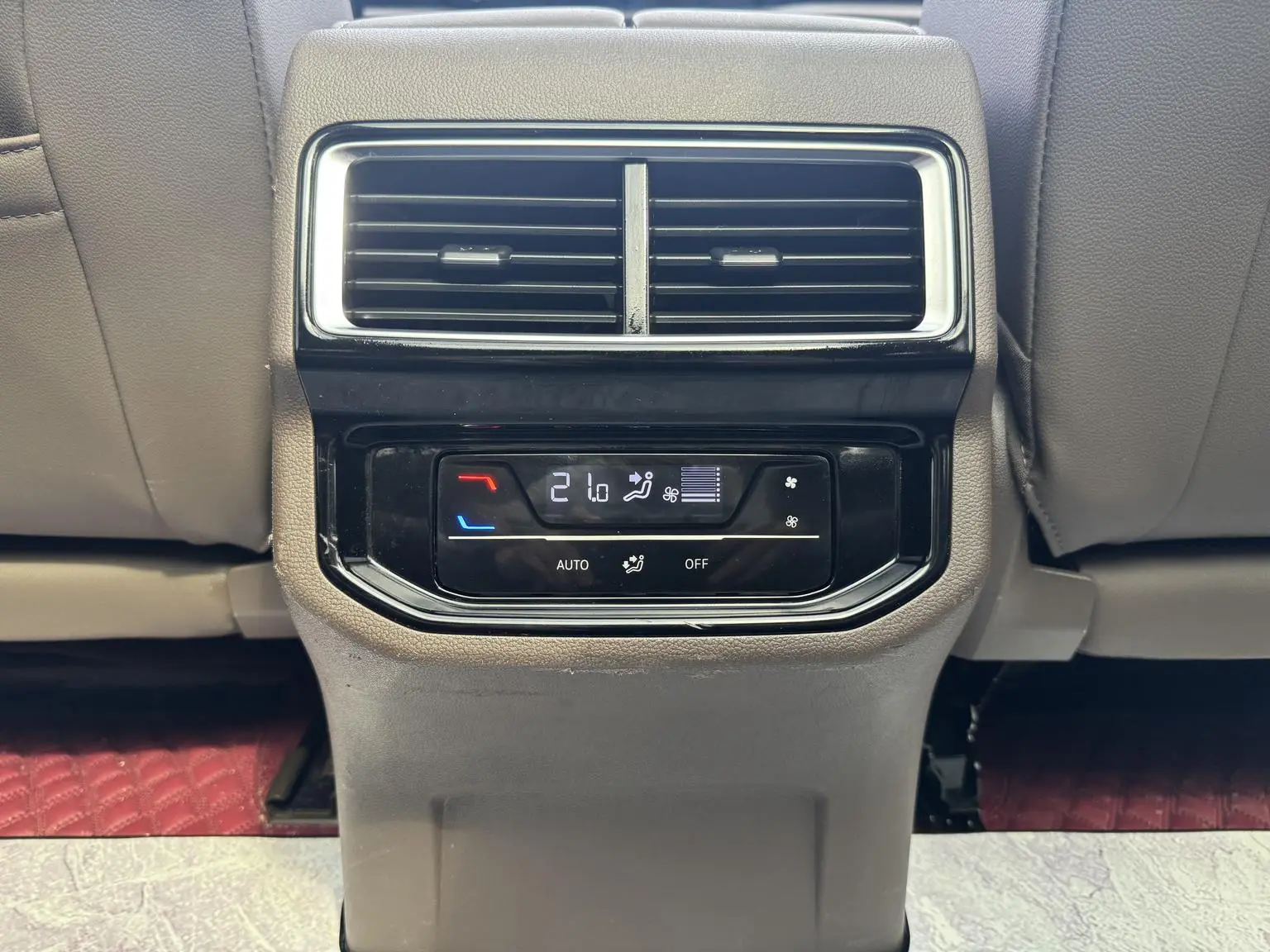Volkswagen Viloran 2022 380TSI Premium