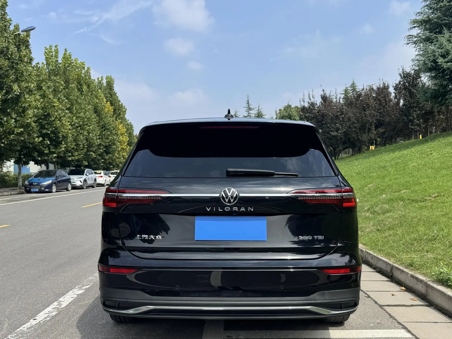 Volkswagen Viloran 2022 380TSI Premium
