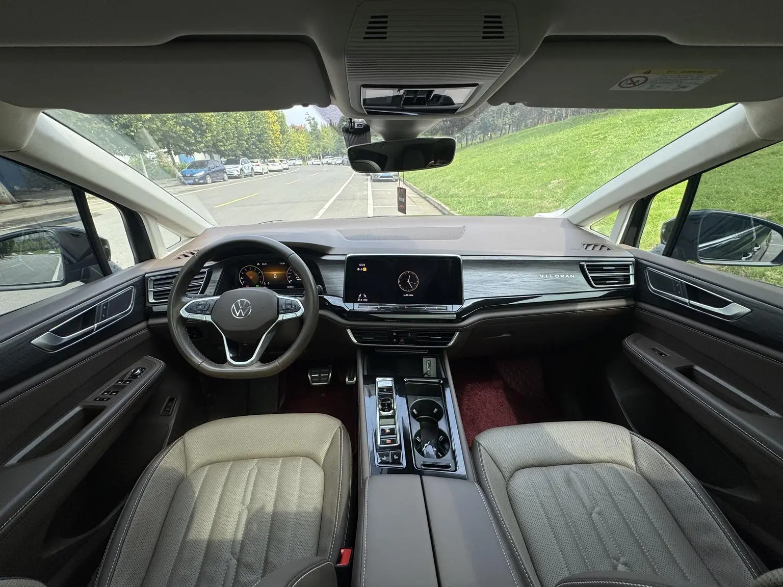 Volkswagen Viloran 2022 380TSI Premium