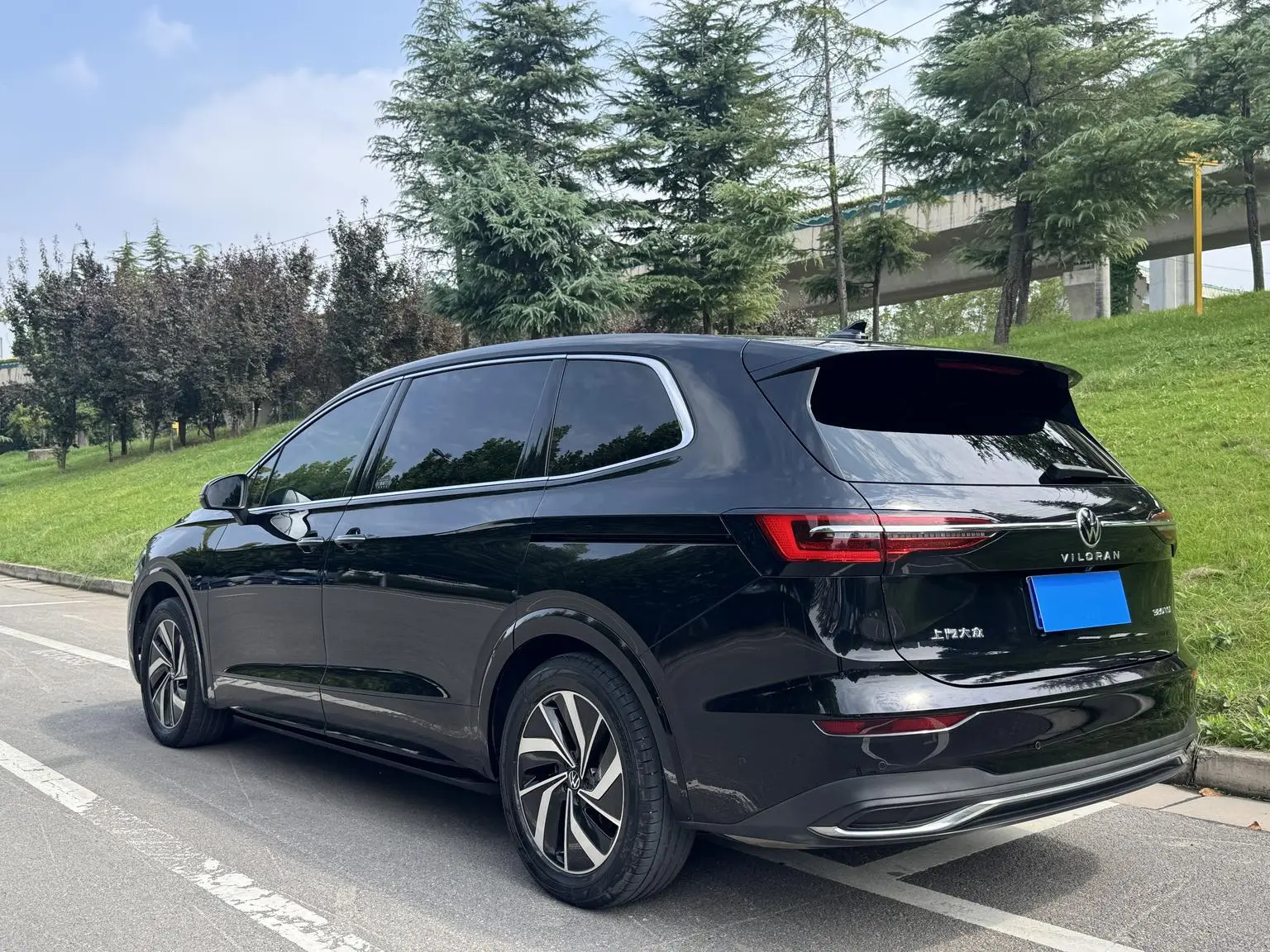 Volkswagen Viloran 2022 380TSI Premium