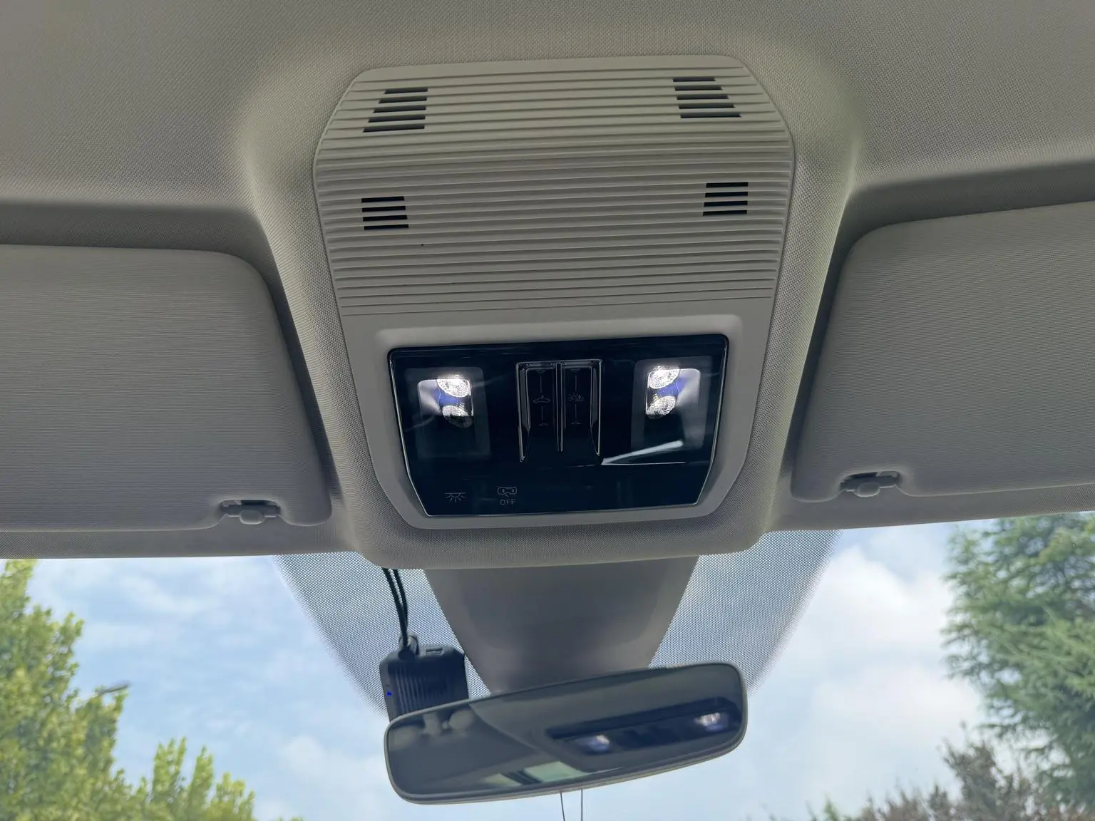 Volkswagen Viloran 2022 380TSI Premium