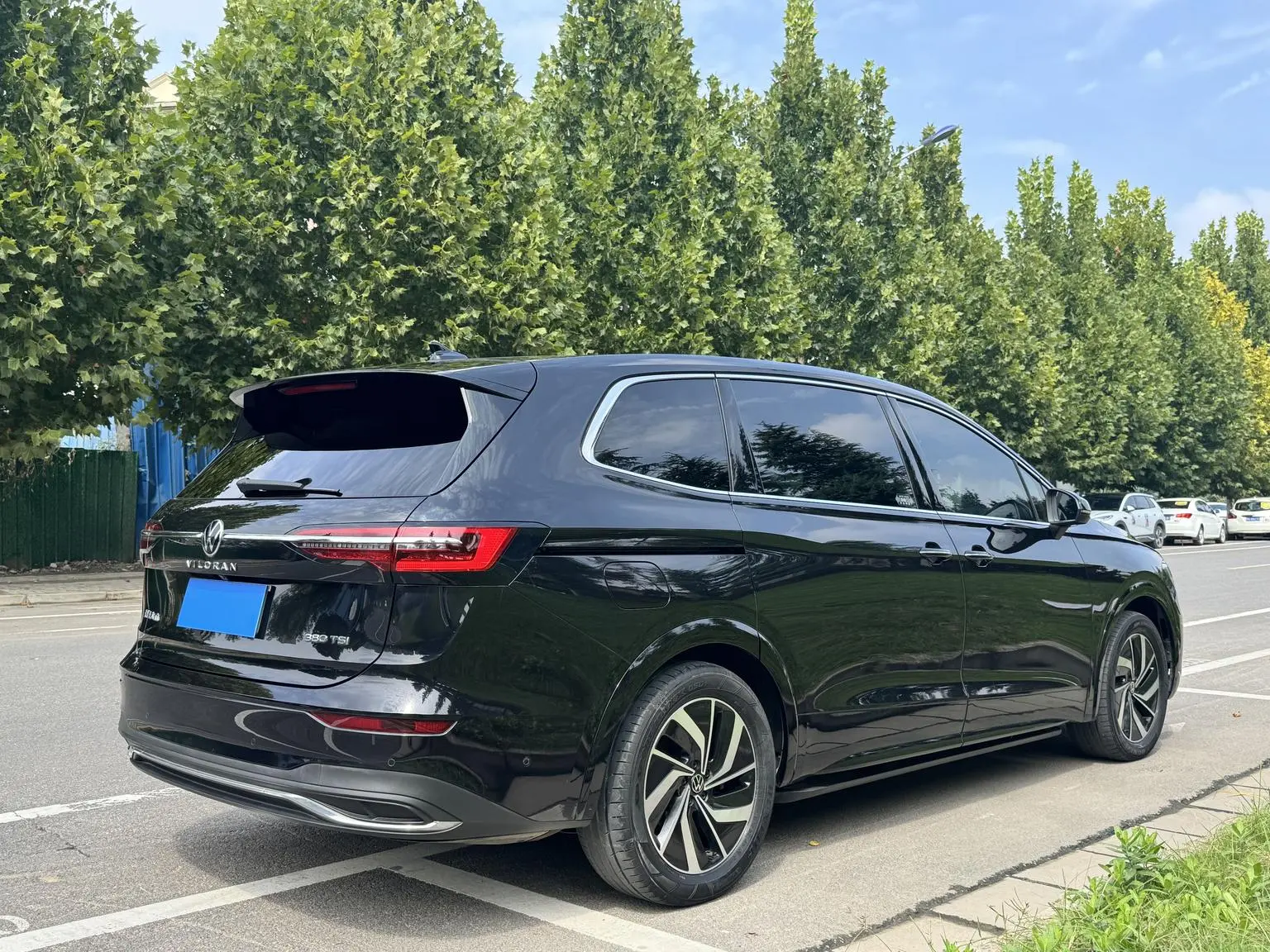 Volkswagen Viloran 2022 380TSI Premium