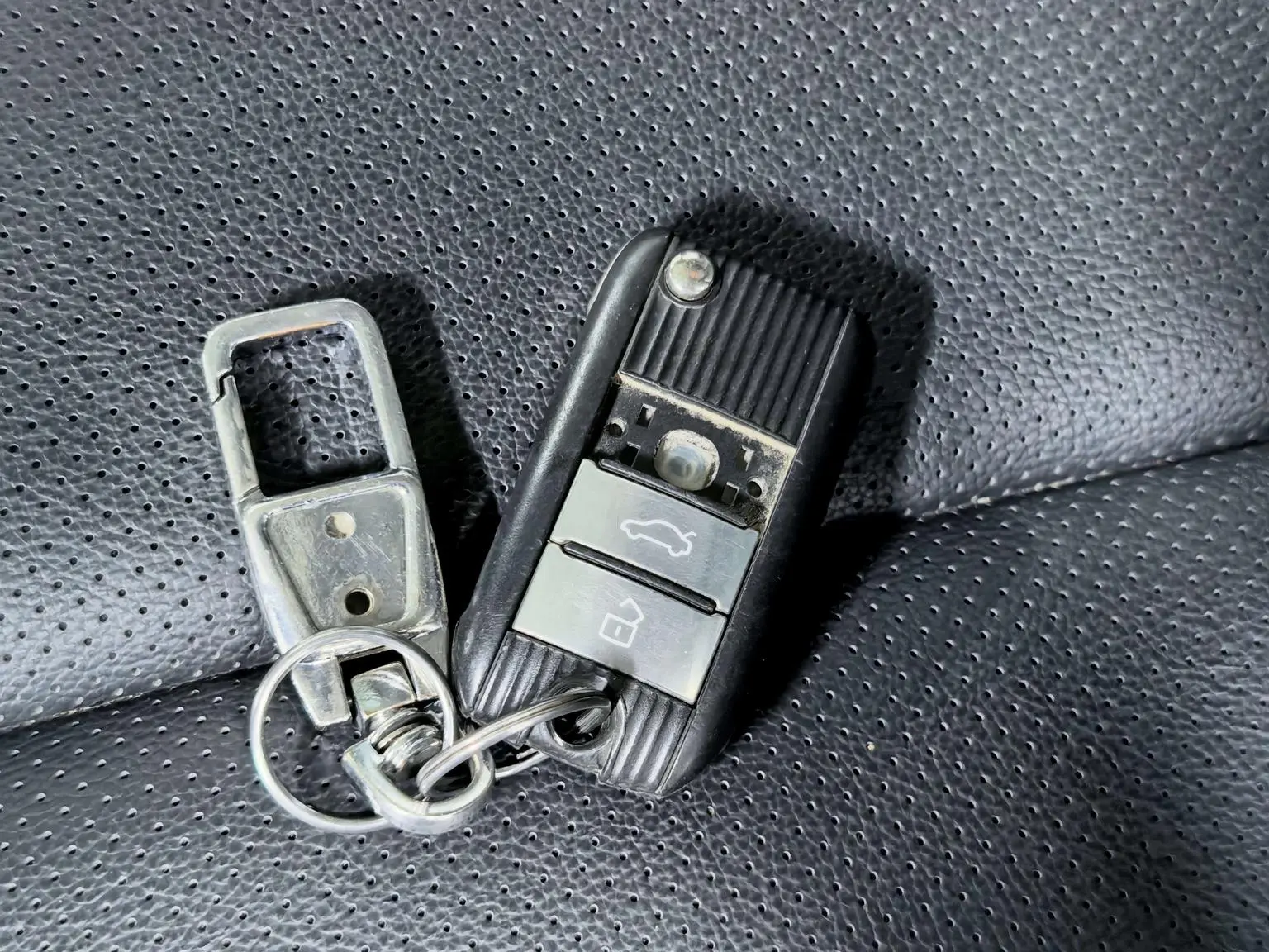Roewe RX5 2018 20T 2WD Manual Connected Smart Premium
