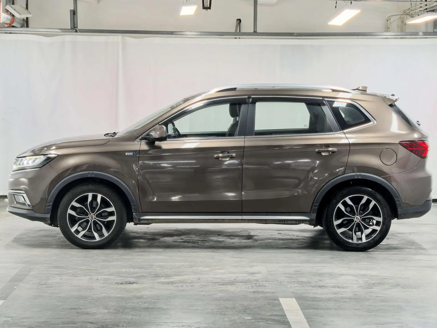 Roewe RX5 2018 20T 2WD Manual Connected Smart Premium