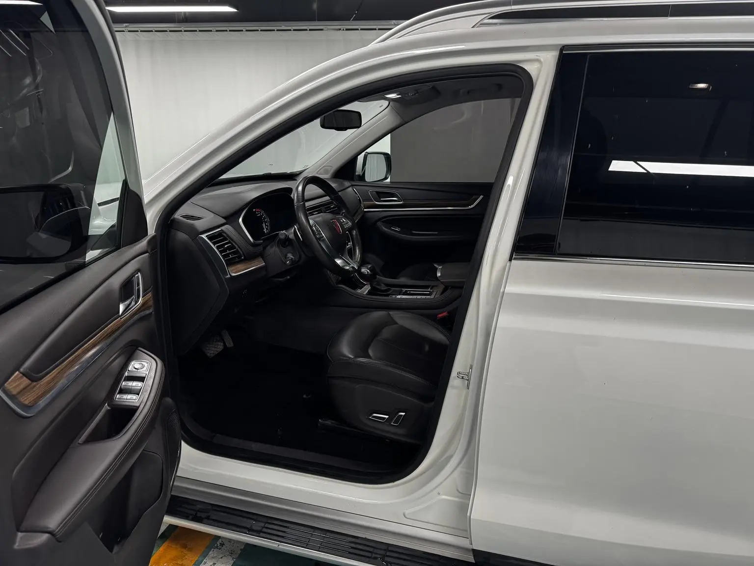 Roewe RX8 2019 30T Smart Connected 2WD Flagship