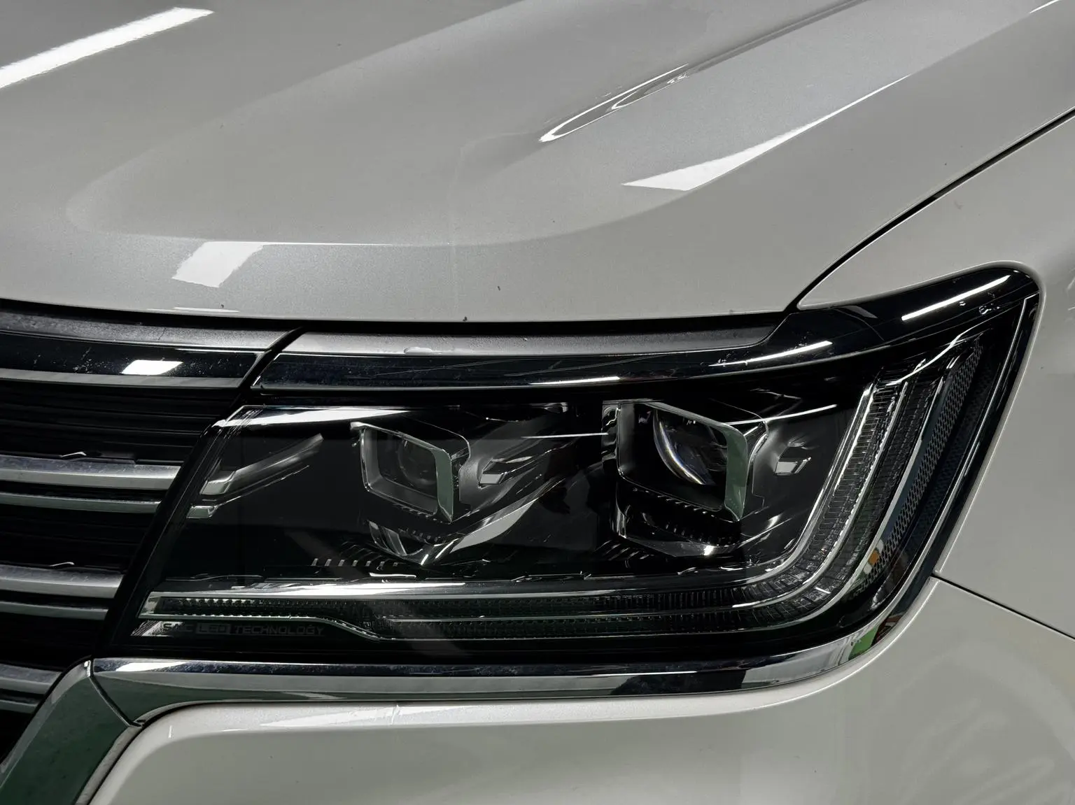 Roewe RX8 2019 30T Smart Connected 2WD Flagship