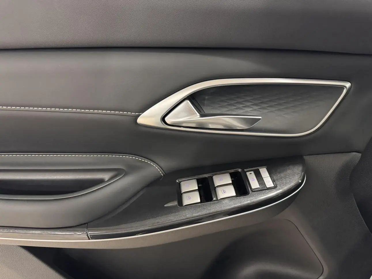 Changan CS75 2026 PRO 1.5T DCT Premium Plus 7 seat