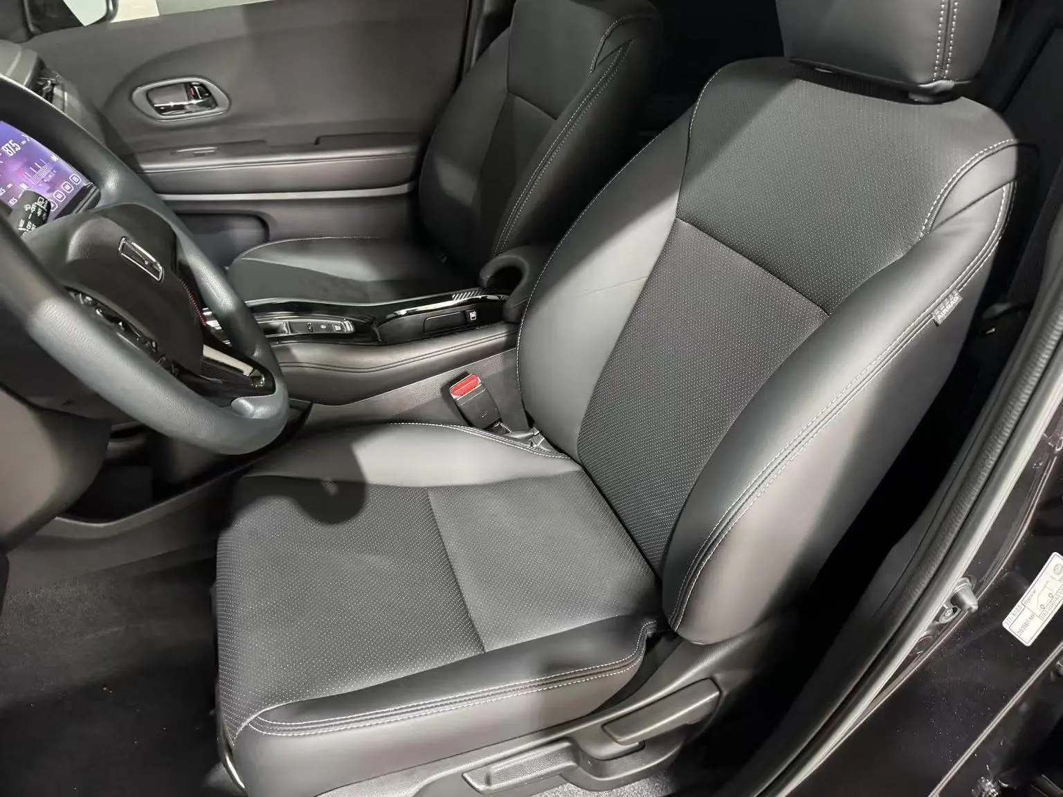 Honda Vezel 2022 1.5L CVT Pioneer