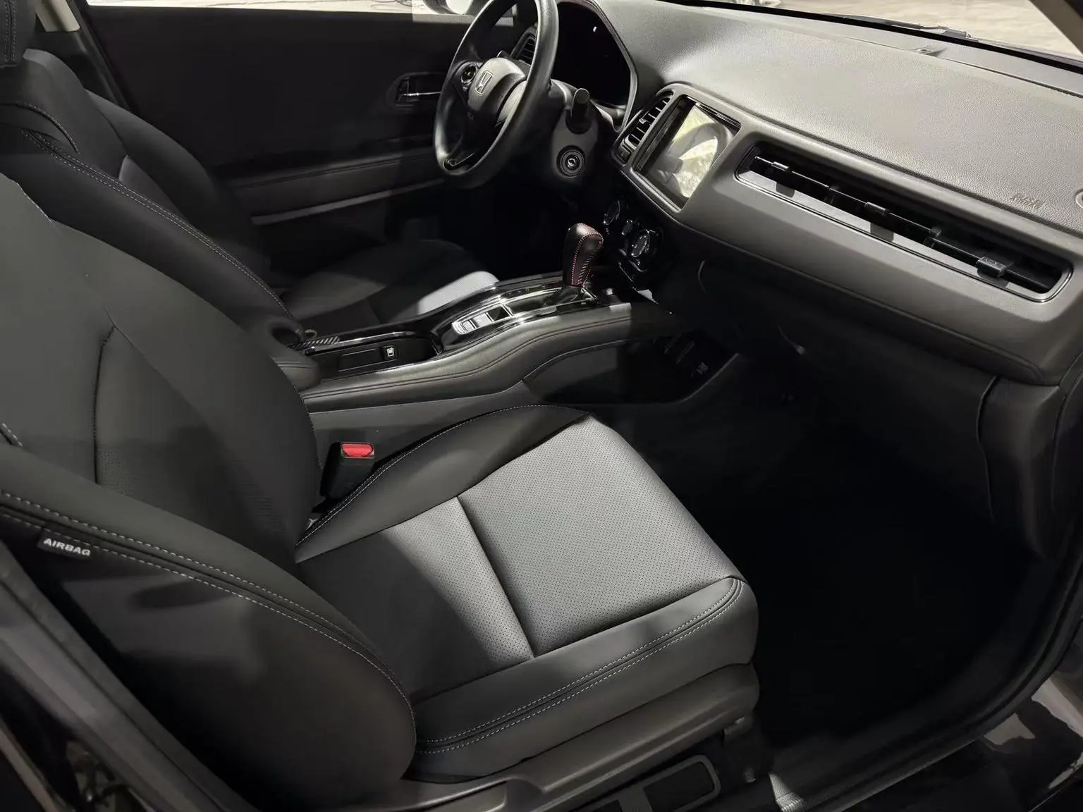 Honda Vezel 2022 1.5L CVT Pioneer