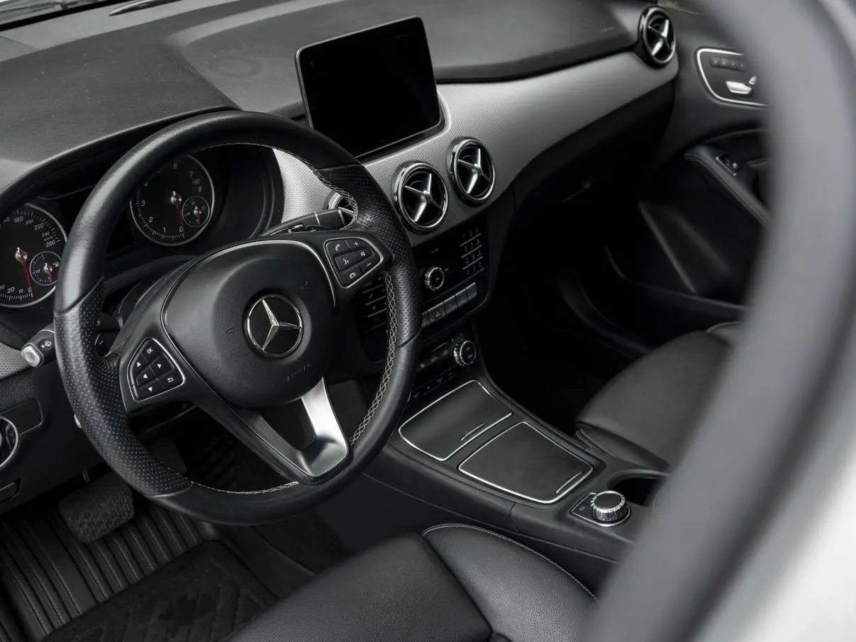 Mercedes-Benz B Class 2019 B 200 Fashion