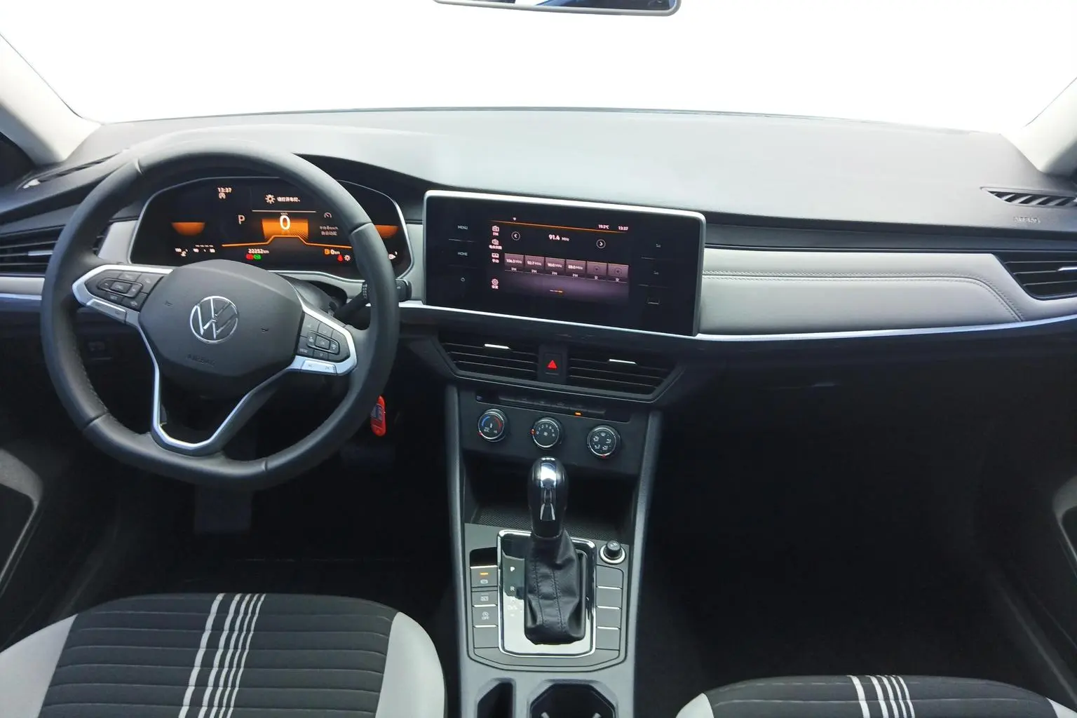Volkswagen Bora 2024 200TSI DSG Journey