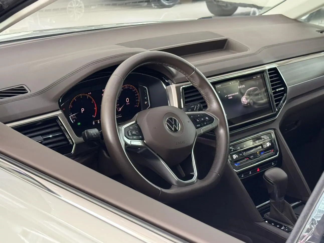 Volkswagen Viloran 2020 330TSI Luxury