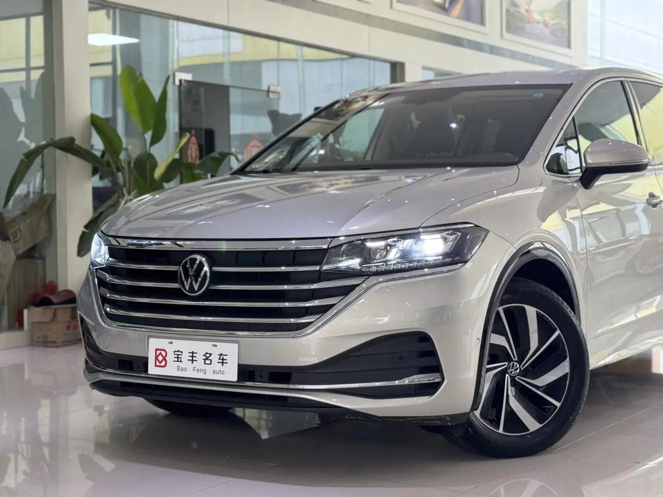 Volkswagen Viloran 2020 330TSI Luxury