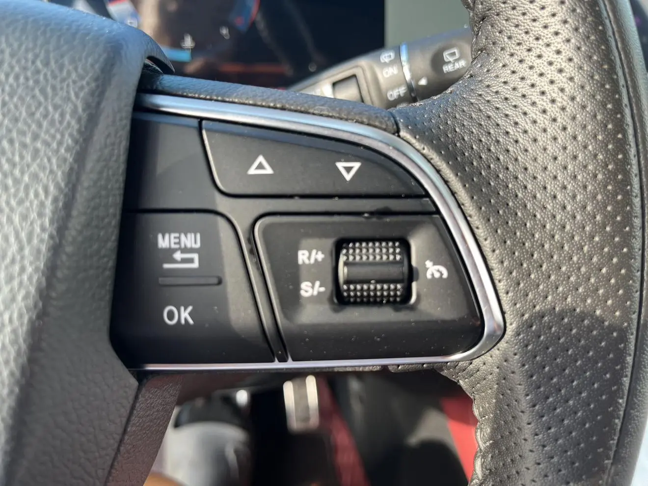 Jetour X70 PLUS 2023 1.5T DCTPLUS 7 seat