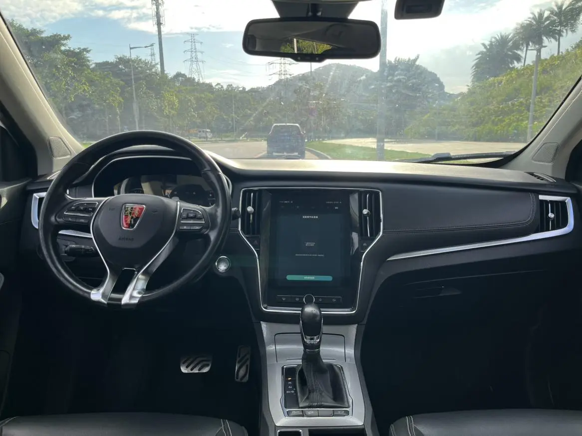 Roewe RX5 2018 30T 2WD Auto Connected Smart Enjoy