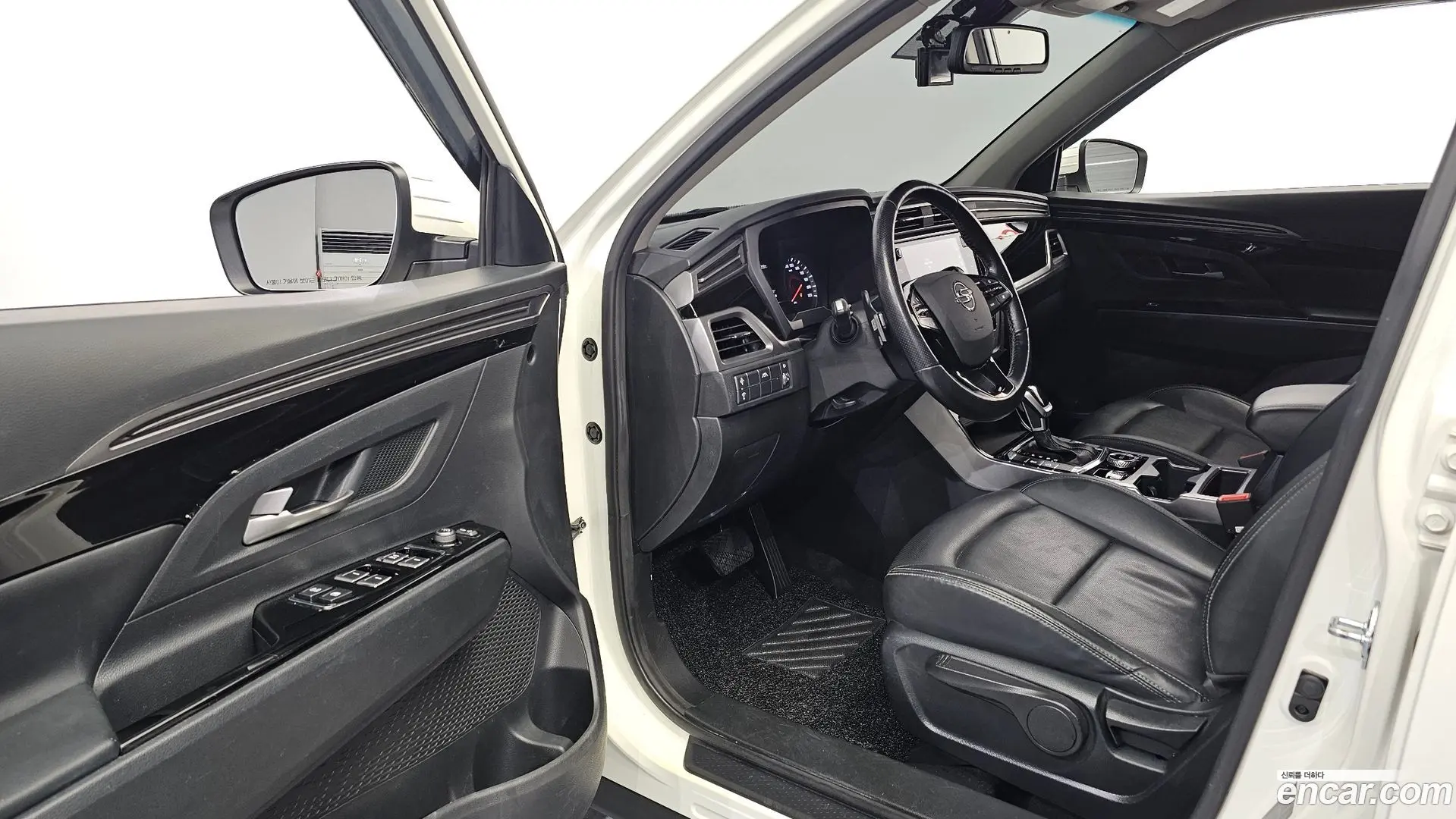 KG Mobility KORANDO Gasoline 1.5 2WD C5