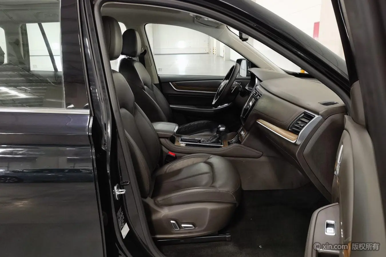 Roewe RX8 2019 30T Smart Connected 2WD Flagship